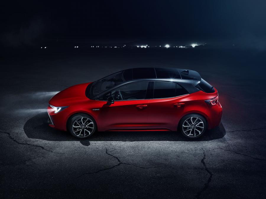  Toyota Corolla Hybrid 2018 года  (WW) (фото 6 из 61)